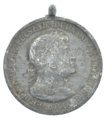 1940. 'Erdélyi részek felszabadulásának emlékére' Zn emlékérem mellszalag nélkül. Szign.:BERÁN L. T:2- oxidáció Hungary 1940. 'Commemorative Medal for the Liberation of Transylvania' Zn medal without ribbon. Sign.:BERÁN L. C:VF