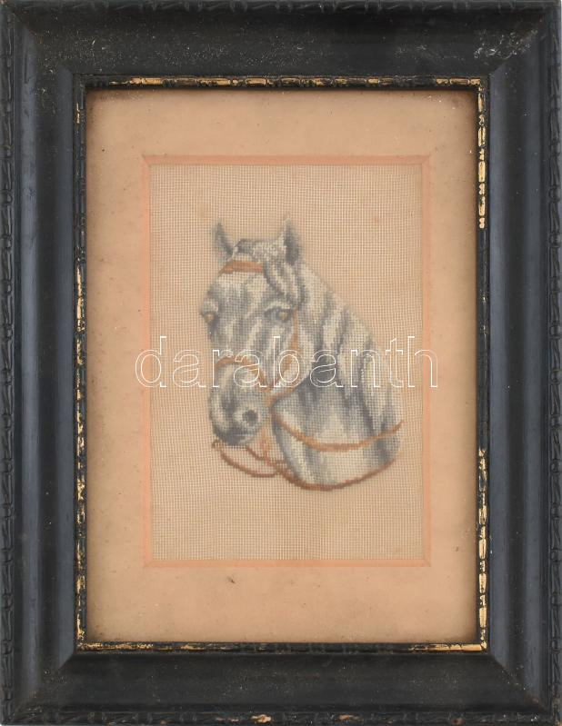 Lovat ábrázoló tűgobelin üvegezett keretben. 10x13 cm