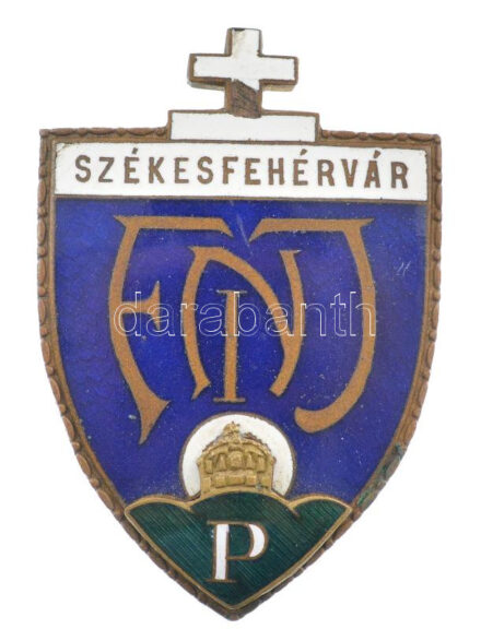 ~1910. 'Székesfehérvári Ferenc József Nőnevelő Intézet' zománcozott bronz iskolai jelvény, hátoldalán 'Morzsányi Budapest Eskü út 5.' gyártói jelzéssel T:2 zománchiba