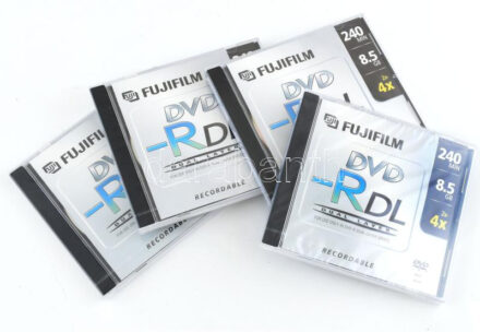 4 db bontatlan DVD lemez