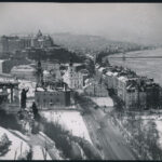 cca 1930-1940 Szendrő István (1908-2000): Bp., Tabán a később lebontott szerb ortodox Szent Demeter-templommal, háttérben a Budai Várral és a Lánchíddal, hátoldalán pecséttel jelzett fotó, 23x17 cm