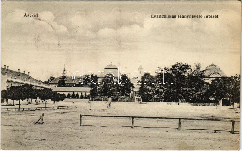 1915 Aszód, Evangélikus leánynevelő intézet. Huszerl Sándor és Fia kiadása (kis szakadás / small tear)