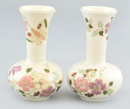 2db Zsolnay pillangómintás váza, jelzett, kis kopásokkal, m: 11,5cm
