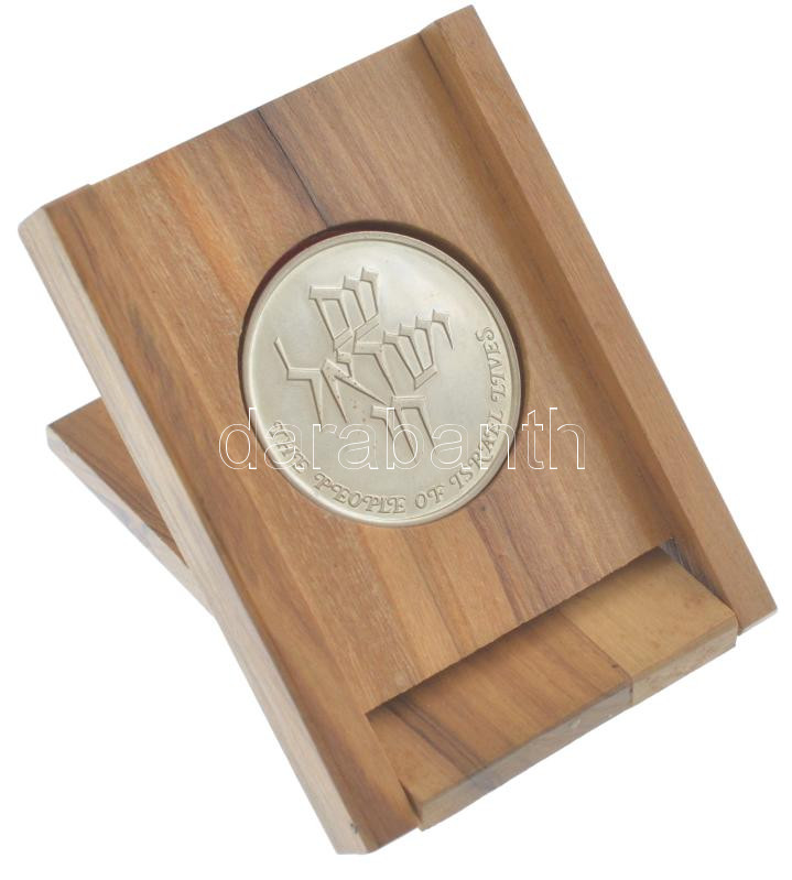 Izrael ~1980. 'The People of Israel Lives / ...and the bush was not consumed - Exodus 3,2' kétoldalas, peremén jelzett Ag emlékérem, fa dísztokban (21,92g/0.935/35mm) T:1,1- patina Israel ~1980. 'The People of Israel Lives / ...and the bush - Image 3