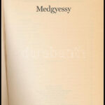 Perger István-Köves Pál-Varga Gergely-Németh Era-Gréczy Zsolt: Medgyessy. Bp., 2004, Ringier - Magyar Hírlap Könyvek. Kiadói papírkötés. - Image 2