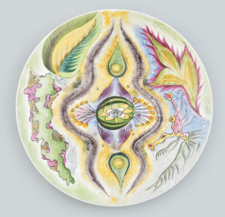 Simó József: Állat és virág 1978. Avantgard porcelán tányér. egyedi, kézzel festett, jelzett, hibátlan. 24 cm