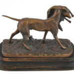 Vadászkutya zsákmánynal. Bronz szobor. Ganz & Co jelzéssel. Fa talapzaton m: 15 cm - Image 2