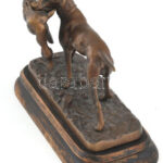 Vadászkutya zsákmánynal. Bronz szobor. Ganz & Co jelzéssel. Fa talapzaton m: 15 cm - Image 3