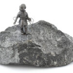 Svéd ezüst figura, nagy kövön, jelzett, m: 3,5 cm, teljes m: 7 cm