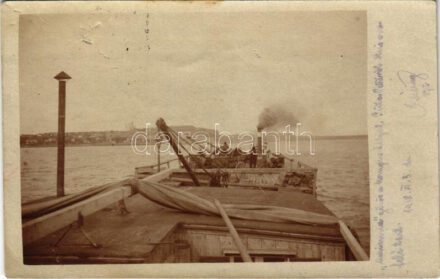 1918 Piua Petrii, 'MARIANNA' csavaros vontató gőzhajó (gőzös) a kompuszállyal Harsova (?) felé tart a Dunán / screw propelled steam tug with barge in the Danube. photo (EK)