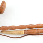 Indiánfejes faragott fa pipa, 16 cm, pipaszárral, BM jelzéssel 62 cm
