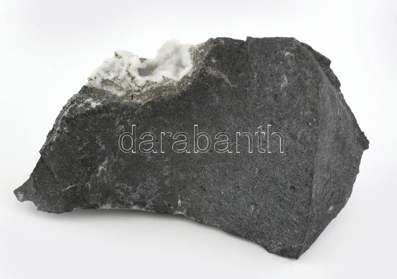 Diopsid nátriolittal. 8x5x3cm, 124g. Fellelési helye: Teichelberg, Németország.