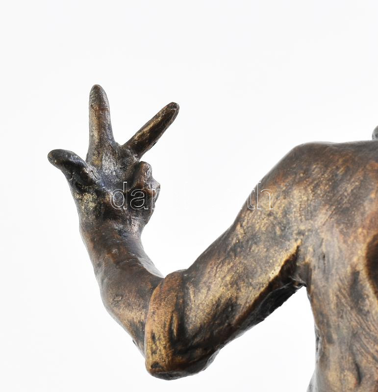 Grantner Jenő (1907-1983): Ludas Matyi. Bronzírozott műgyanta, jelzett, hibátlan, m:35 cm - Image 3
