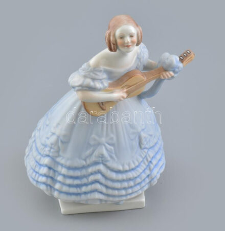 Herendi porcelán Déryné (Déry Istvánné Széppataki Róza (1793-1872), kézzel festett, jelzett, hibátlan, m: 21,5 cm. az első magyar opera-énekesnő, a vándorszínészet korának legnépszerűbb színésznője. Legnagyobb sikereit énekes