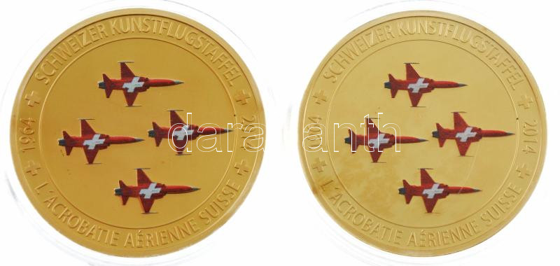 Svájc 2014. 'Schweizer Militargeschichte / Schweizer kunstflugstaffel' aranyozott Cu emlékérem multicolor rátéttel kapszulában (2x) (40mm) T:PP Switzerland 2014. 'Schweizer Militargeschichte / Schweizer kunstflugstaffel' gold plated Cu