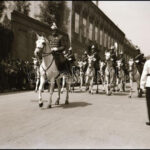cca 1938 Rendőrök és lovas csendőrök egy körmeneten, 3 db fotónegatív, 6×9 cm