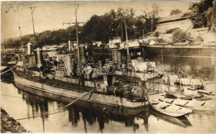 Magyar Királyi Folyamőrség 'SZEGED' (ex SMS Wels) és 'KECSKEMÉT' (ex SMS Viza ) őrnaszádja, valamint az 'ALUTA' áruszállító gőzhajó / Hungarian Royal River Guard ships 'SZEGED' and 'KECSKEMÉT'. photo
