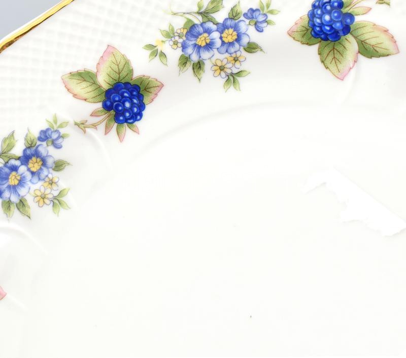 Hollóházi szeder mintás tortatál, matricás, jelzett, hibátlan, m:14 cm, d:26 cm - Image 3