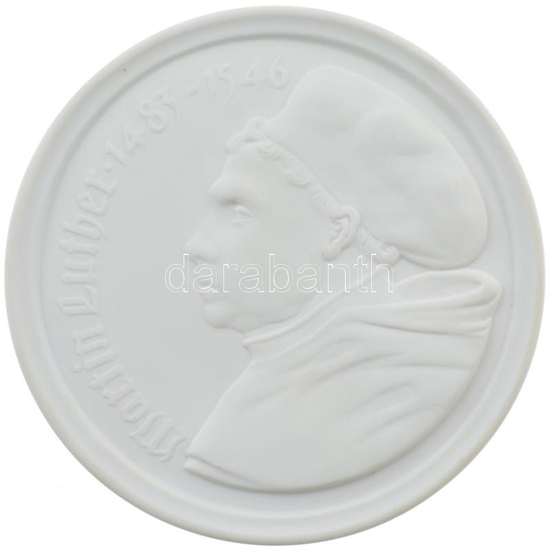 NDK 1983. 'AZ NDK 1983-as Martin Luther kitüntetése - Az NDK fővárosa, Berlin Állami Múzeuma' meisseni porcelán plakett (101mm) T:1- GDR 1983. 'Martin Luther Ehrung 1983 der Deutschen Demokratischen Republik- Staatliche Museen zu Berlin