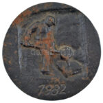 1982. vasipari munkást ábrázoló egyoldalas Fe emlékérem (102mm) T:2,2- patina
