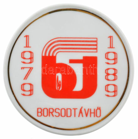 1989. 'Borsodtávhő 1979-1989' egyoldalas, jelzett Hollóházi porcelán emlékplakett tokban (87mm) T:1-