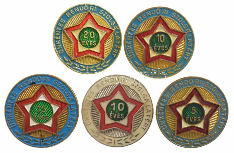 ~1970-1980. 'Önkéntes rendőri szolgálatért' műgyantás fém és bronz jelvény 5-10-15-20 év után (5xklf) (25mm) T:1-