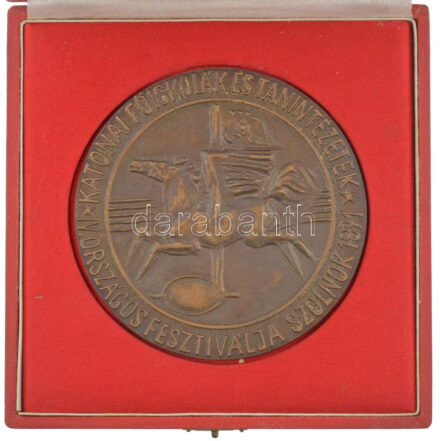 1971. 'Katonai Főiskolák és Tanintézetek IV. Országos Fesztiválja - Szolnok 1971' egyoldalas bronz plakett tokban (109mm) T:1-,2 Hungary 1971. '4th National Festival of Military Colleges and Educational Institutes - Szolnok 1971' one-sided