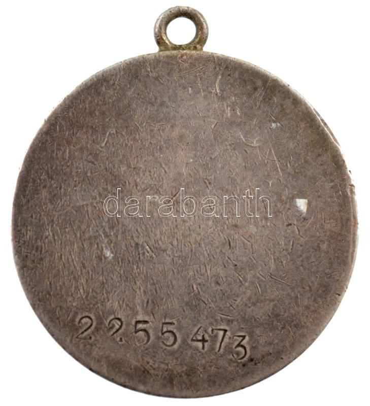 Szovjetunió 1943. 'Bátorságért Érdemérem' részben zománcozott, jelzetlen Ag kitüntetés, hátlapon '2255473' sorszámmal T:2- zománchiba Soviet Union 1943. 'Medal for Courage' partially enamelled Ag decoration without hallmark, with - Image 2