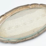 Ezüst (Ag) tálca, üvegbetéttel, hibátlan, jelzett, 43x26cm, nettó: 692g