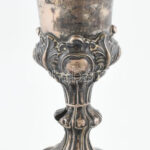 Ezüst (Ag) kehely, vésettel, 1887, jelzett, m: 19cm, nettó: 174g Kis sérüléssel