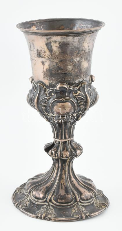 Ezüst (Ag) kehely, vésettel, 1887, jelzett, m: 19cm, nettó: 174g Kis sérüléssel