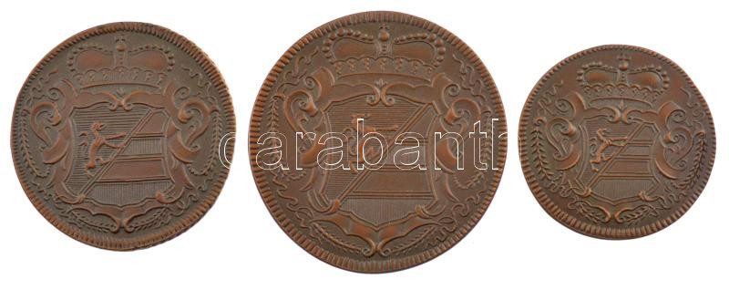 Olasz Államok / Gorizia 1733. 1 Soldo Cu + 1734. 2 Soldi Cu + 1734. 3 Soldi mindhárom utánveret, 'RIPROD. 1977' jelzéssel, közös '1836 Johnson Milano Roma' dísztokban T:1 Italian States / Gorizia 1733. 1 Soldo Cu + 1734. 2 Soldi Cu + 1734. - Image 2