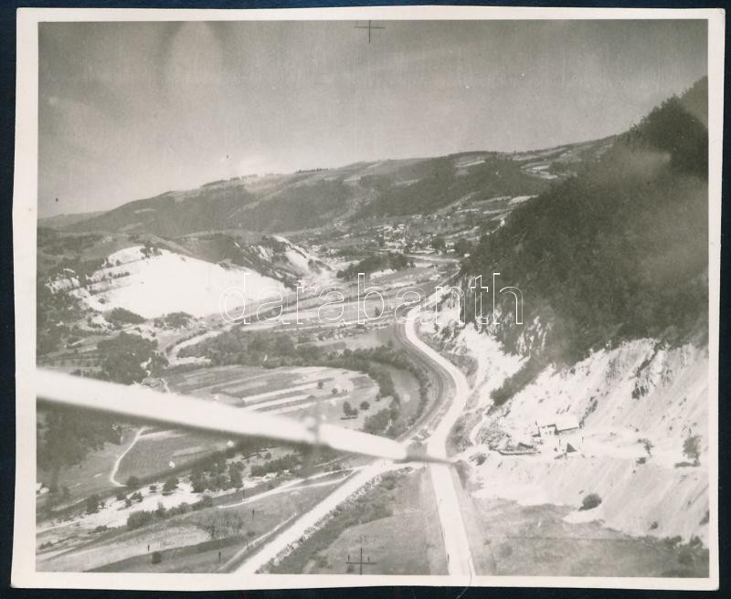 cca 1940 Körösvölgy, felderítő légi fotó, 9,5×11,5 cm