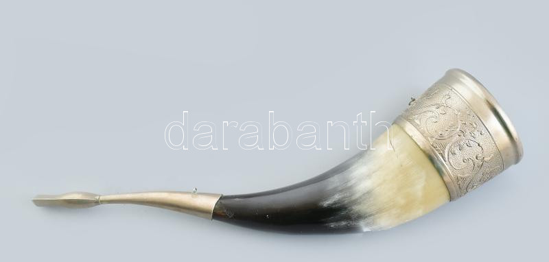 Tülök dísz, fém rátéttel, h: 27 cm