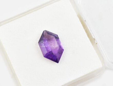 Ametiszt hatszögletű csiszolással, 3,89 cts