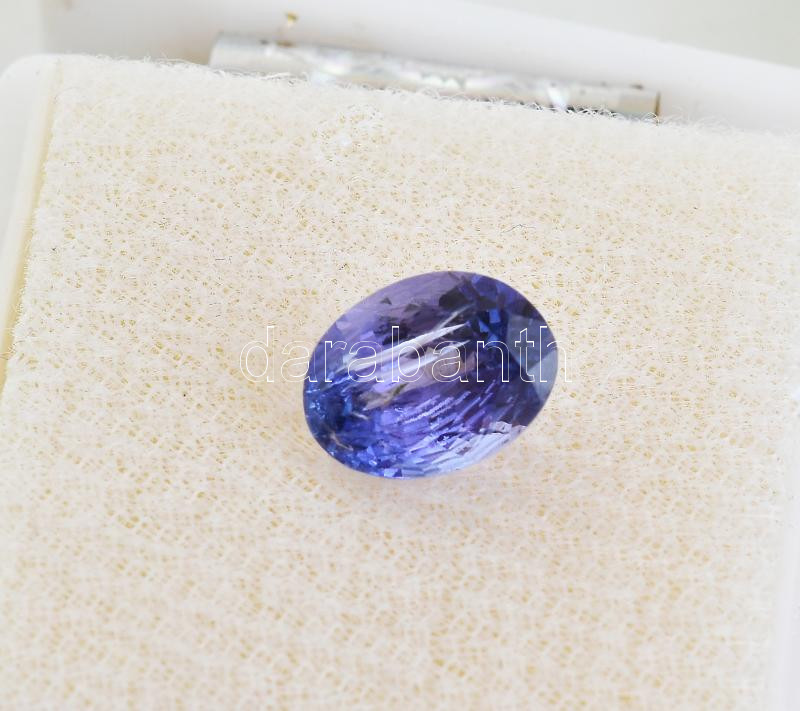 Tanzanit ovális csiszolású 1,37 ct