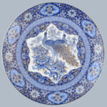 Japán Eiwa Kinsei pávás tányér, porcelán, jelzett, hibátlan, d: 26 cm