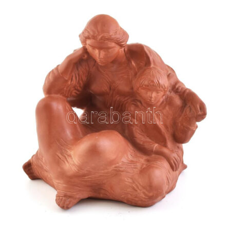 Tóth Valéria (1943- ): Anya gyermekével, terrakotta, jelzett, hibátlan, m: 24 cm