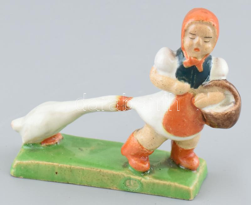 Berky jelzéssel: Libás lány, kerámia, kopásnyomokkal, m: 8,5 cm