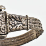 Indiai fonott fém karkötő (Kolhapur, Maharastra), h: 18,5 cm - Image 2