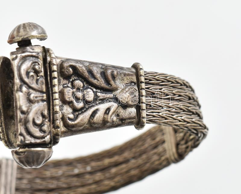Indiai fonott fém karkötő (Kolhapur, Maharastra), h: 18,5 cm - Image 2