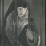 1929 Ítél a Dnyeszter című film vitrinképei, 2 db fotó, 21×25 cm - Image 2