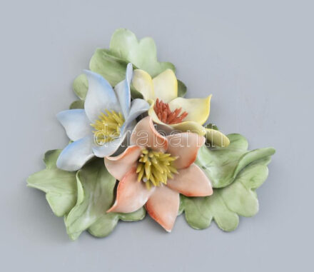 Herendi porcelán virágcsokor, kézzel festett, jelzett, sérült, d: 10 cm