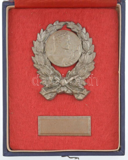 ~1960. kitöltetlen fém díjplakett tokba erősítve (tok sérült) T:2