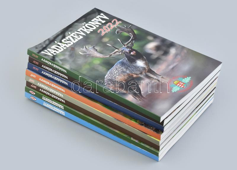 Vadász évkönyvek 8 db 2015-2022-ig, Jó állapotban