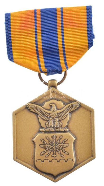 Amerikai Egyesült Államok DN 'Katonai érdemekért' bronz kitüntetés mellszalagon T:1- USA ND 'For military merit' bronze decoration with ribbon C:AU