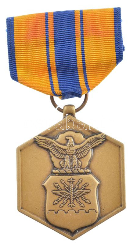 Amerikai Egyesült Államok DN 'Katonai érdemekért' bronz kitüntetés mellszalagon T:1- USA ND 'For military merit' bronze decoration with ribbon C:AU