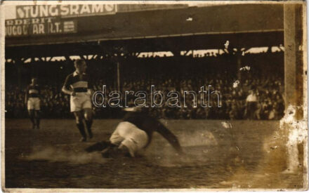 1925 Budapest, SC Hakoah Wien - FTC (Fradi) foci meccs, labdarúgó mérkőzés / football match, SC Hakoah Wien (Jewish sports club) against Ferencvárosi Torna Club, football players. Pobuda Alfréd photo (r)