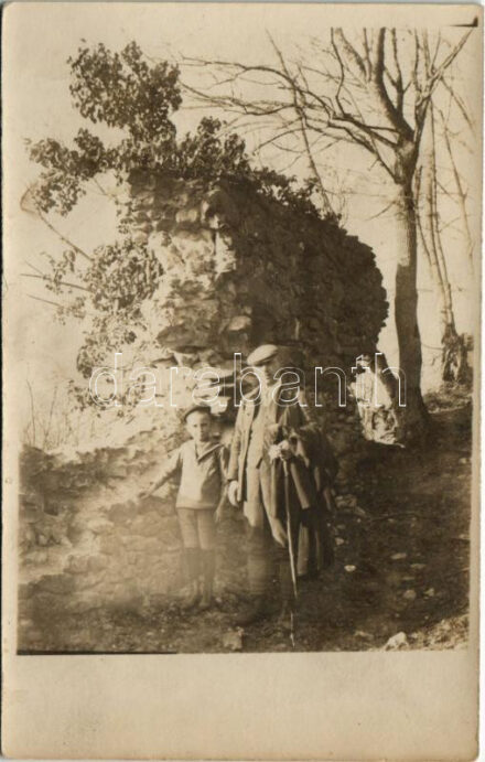 Ungvár, Uzshorod, Uzhhorod, Uzhorod; Nevickei várrom / Nevytske castle ruins. photo (Rb)