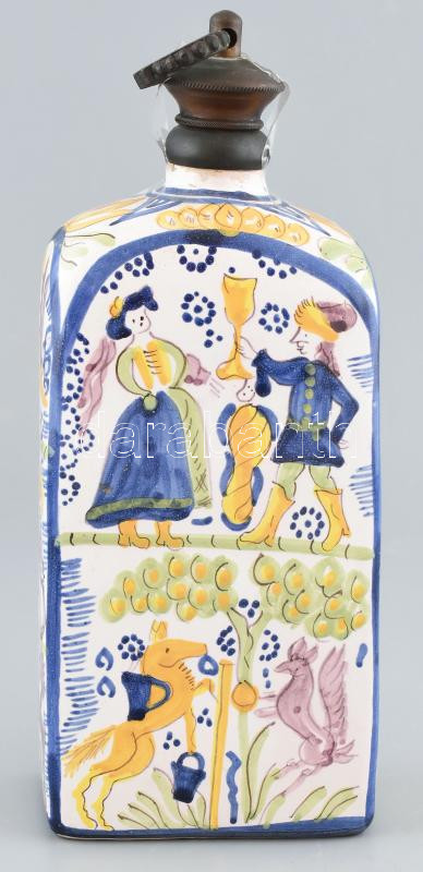 Habán múzeumi másolat, butéla fém kupakkal. Kézzel festett, jelzett, alján kis lepattanás, m: 26 cm